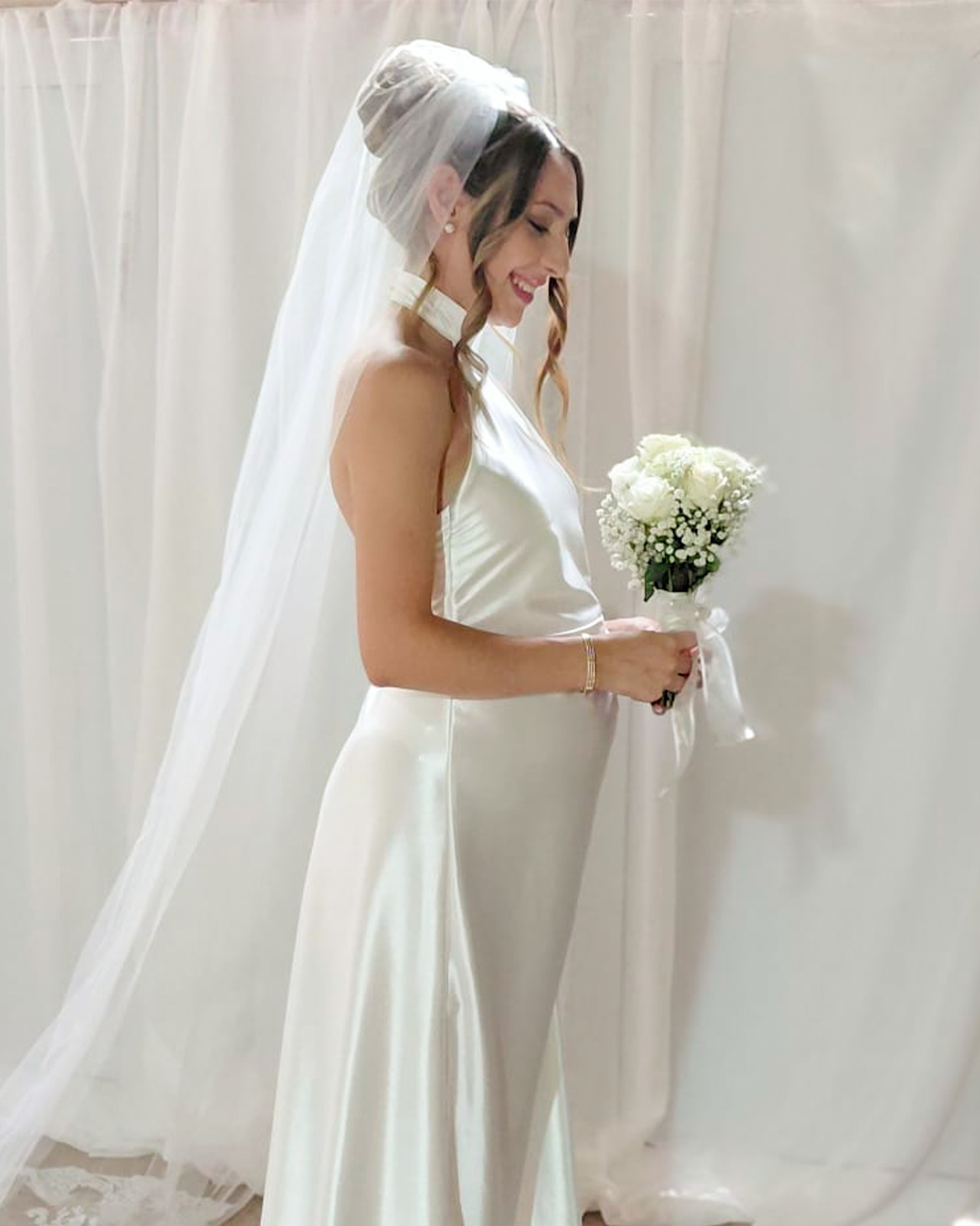 Vestido para casamiento con ramo