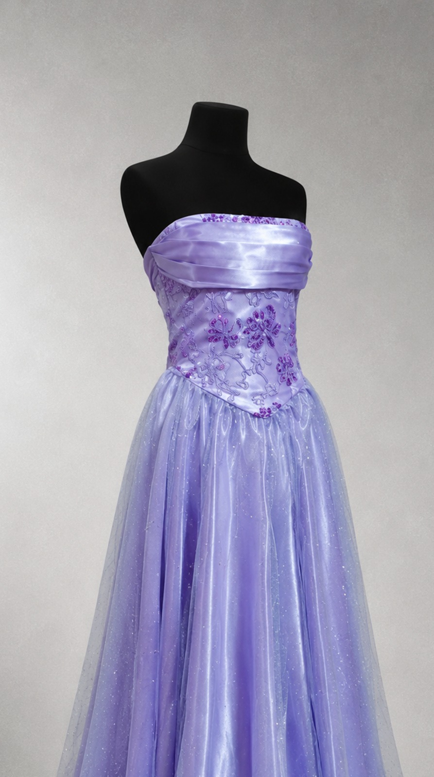 Vestido Lila Satinado con Tul Brillante